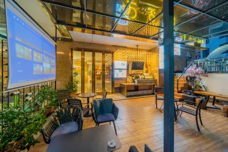 Mairui International Hotel Luoding Отели в г. Луодин