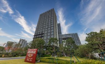 Kalman International Apartment (Guangzhou Huangpu Nanhai Temple Metro Station)