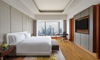 The Ritz-Carlton Jakarta, Mega Kuningan