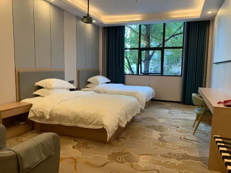 Miluo Jinbiao Film & Television Hotel Отели в г. Мило