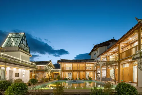 Watch the mountains with you·Designer 180° view of the snow-capped mountains