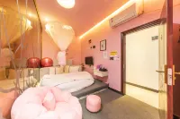 Zhenyuan Travel Story Theme Hotel