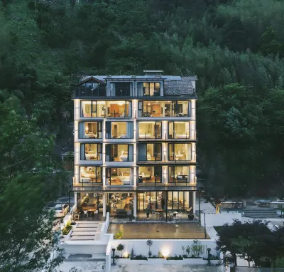 Hangzhou Lin'an Xia'er · Parent Child Vacation and River Tracing Homestay Hotel berhampiran Tianmu Grand Canyon