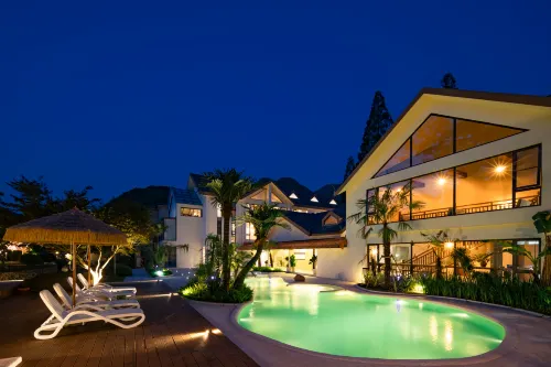 Anji Xiaoman Qianqian · Tropical Southeast Asian Designer Resort - Jacuzzi