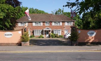 All Seasons Guest House Gatwick & Airport Parking