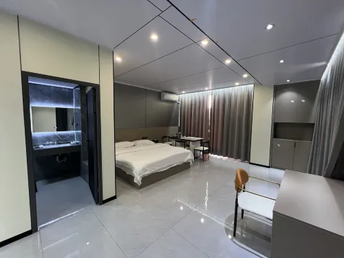 Shanghai East China Hotel - parkir