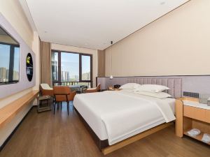 Jinqiao Business Hotel