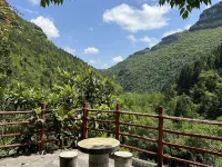 Lichuan Banshanyuan Homestay (Tenglong Cave Scenic Area) Отели в г. Личуань