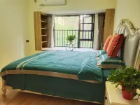 Chunguangli Homestay (Zhengzhou Haichang Ocean Resort Area)