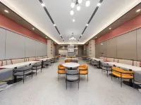 Chonpines Hotel (Baise Municipal Government Henderson Plaza Supply and Marketing Building)