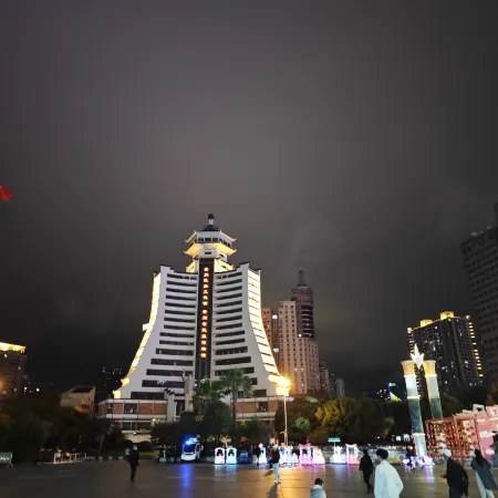 Zhuanshan International Youth Hostel (Jiaxiu Lou Qingyun Market)