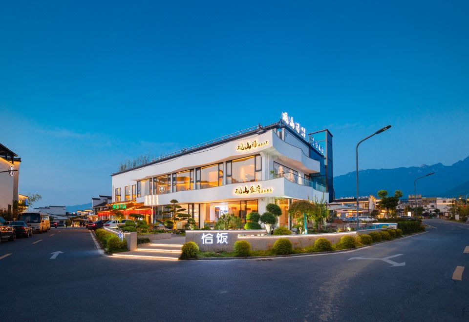 hotel overview picture