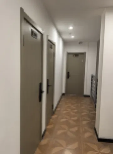 Huatingju Express Apartment (Liaoyang Baita Railway Station)
