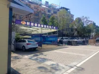 YUN-HE-JINGHOTEL - parkir