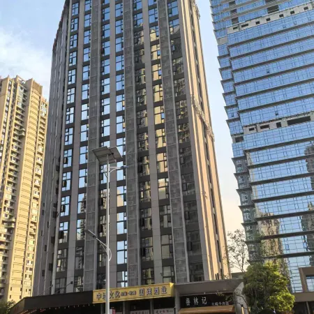 Manbu Shiguang Hotel (East Station Wuyi Plaza)
