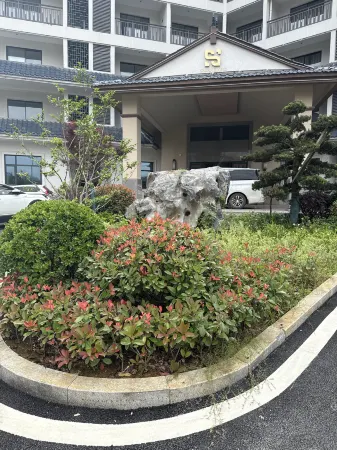 Shuanglong Yinlin Hotel Отели в г. Фэньи