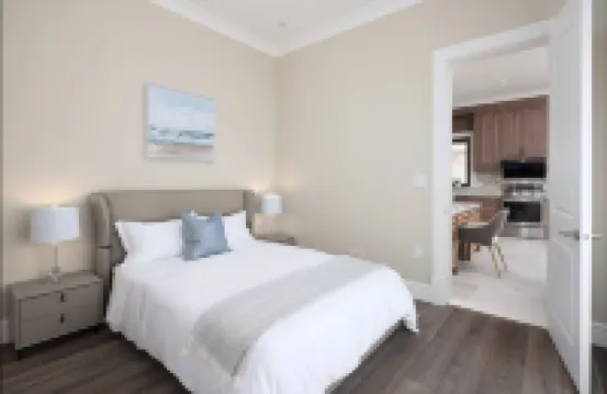 Vancouver Stay ----- Modern Richmond Home  Next to YVR Airport--Brand New & Stylish