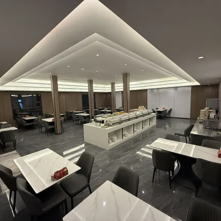 Xingqiong Mijing Quality Hotel (Lenghu Town)