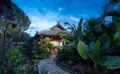 Yunjing Tingshan Guanhai Homestay(Jingmai Mountain Store) Hotel berhampiran Cypress View Manor