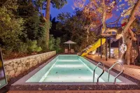 Hongcun Village Tachuan in the Wild · Hot Spring Resort