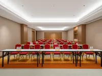 Vienna Hotel (Chengdu Xihua University Honggaolu Subway Station) Hotels near Pidu District