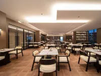 Dongfang Wenju Hotel · Anqing Station Tianzhushan Airport Hotels in Anqing
