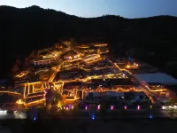 Yellow River Hotel Collection · Pianshili Hotels in Huanglong