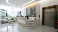 鑫晨飯店（興義高鐵南站萬峰林機場店） - 機場接送