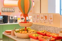 Orange Hotel - breakfast