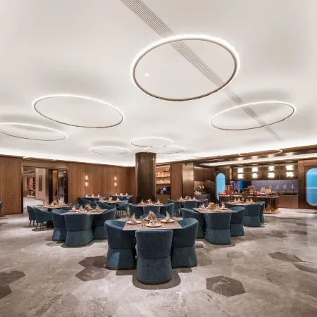 Yining Shandong Road Crystal Orange Hotel