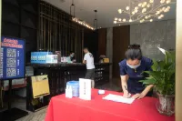 Junhui Hotel (Chongqing Shizhu the high-speed rail Store)