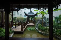 Grand Soluxe International Hotel Hotel di 