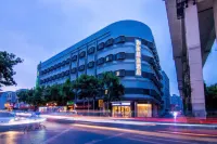 如家精選飯店(上海虹口足球場赤峰路地鐵站店) 中原體育館附近的飯店