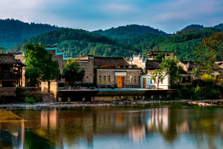 Li River Craftsman Village, Guilin Отели в г. Линчуань