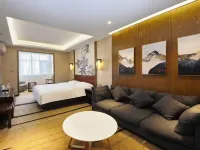 Aichenshi Hotel (Baoding Tianxia Baobai Shopping Plaza) Hotels near Baoding Library
