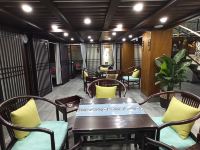 阆中登煌酒店