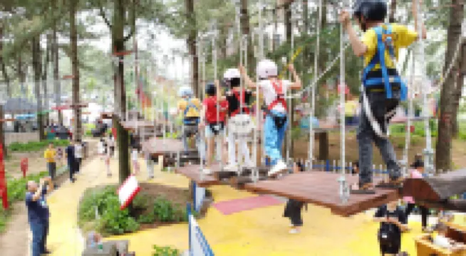 Xian Heyue Ecological Tourism Scenic Area B&B