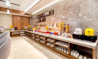 Homeinn Plus Hotel (Changchun Exhibition Center Century Square)
