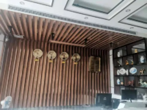 Huifeng Hotel (Yangjiang Hailing Island Branch)