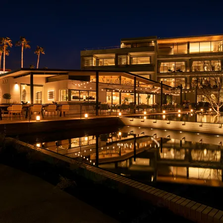 Malibu Hotel Отели рядом со станцией JR Zushi station