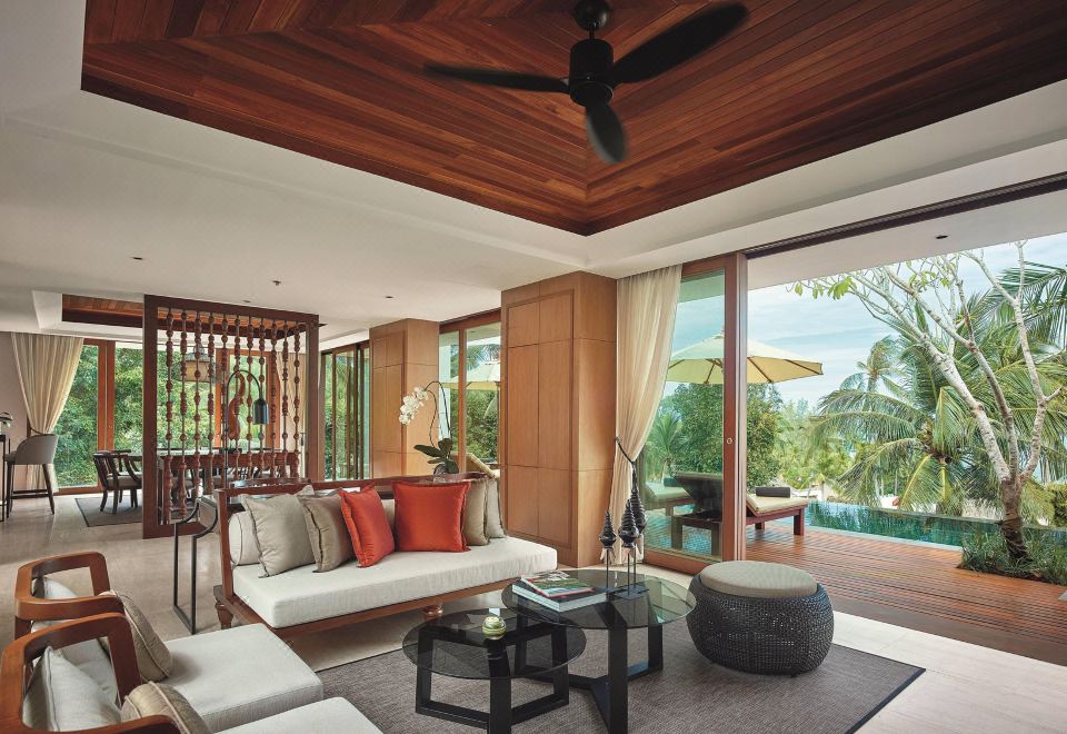 3. 더 리츠칼튼 코..