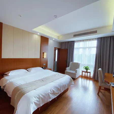 Huadeng Chushang Hotel