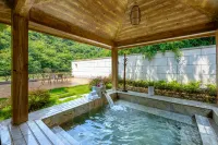 Palace International Hot Spring Hotel - Hot Springs