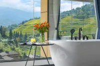 Longsheng Fengyi Hotel (Longji Terraces Jinfoding)