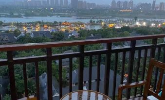 Xishuangbanna Bojunting Riverview Leisure Hotel (Gaozhuang Starlight Night Market)