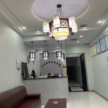 White Water Red Shengyuan Hotel