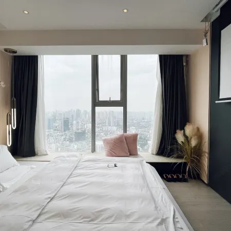 Yunshu High-altitude Panorama Apartment (Chengdu Taikoo Li Branch)