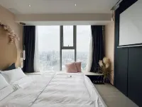 Yunshu High-altitude Panorama Apartment (Chengdu Taikoo Li Branch) - piscina