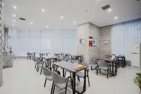 Starway Hotel (Fengxian Bus Station) Hotels in Feng County