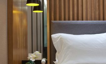 Sfeel Designer Hotel (Chengdu Kuanzhai Alley Shop)